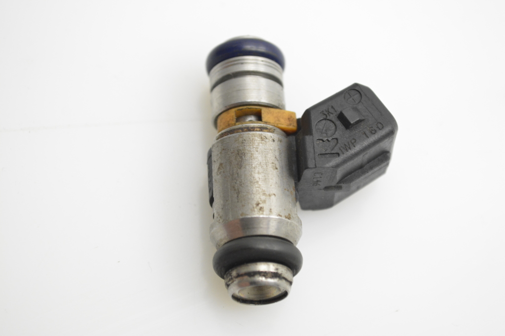 Used FIAT Punto Fuel injector