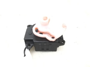 NISSAN Juke F15 (2010–2018) Salongi soojenduse klapi mootor 277321HA0A - 2