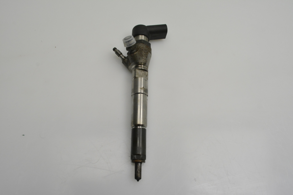 Used NISSAN Juke Fuel injector 166006212R