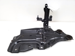 NISSAN Juke F15 (2010–2018) Batteriehalter