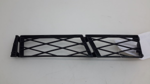   Grille inférieure de pare-chocs avant  - 5311228020 