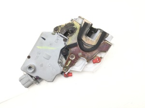 NISSAN Primera P11 (1996–2001) Rear side door lock - 2