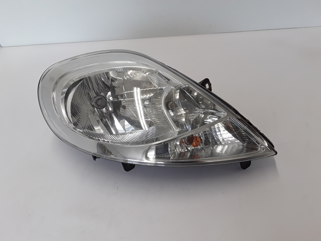 Used RENAULT Trafic Headlights 8200701366