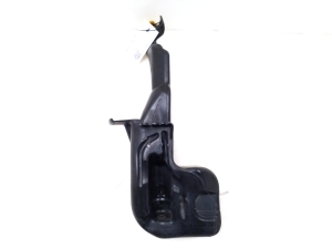 Opel Astra H (2004–2010) Front washer fluid reservoir - 2