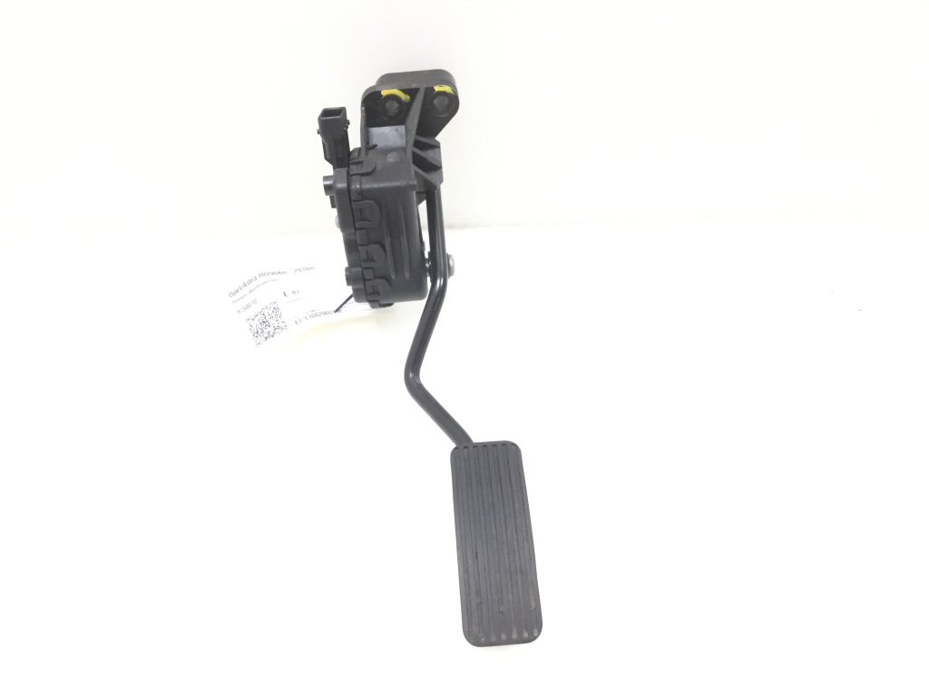 used-opel-astra-accelerator-pedal-9158010