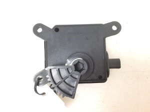 Opel Astra H (2004–2010) Stellmotor Heizungsklappe 52497184 - 2