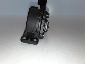 Dacia Logan II (2012–2026) Gaasipedaal 180106136R - 2