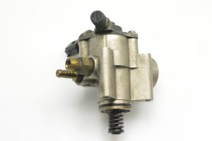 Volkswagen Golf VI (2008–2013) Kraftstoffpumpe 06E906051K - 3