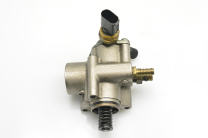 Volkswagen Golf VI (2008–2013) Kraftstoffpumpe 06E906051K