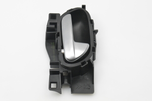 Peugeot 2008 (2013–2026) Front door inner handle 96555516VV - 2