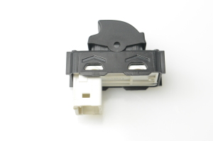 Peugeot 2008 (2013–2026) Schalter el. Fensterheber hinten E31428 - 4