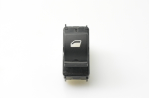 Peugeot 2008 (2013–2026) Schalter el. Fensterheber hinten E31428