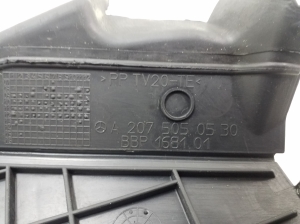 Mercedes Benz E-Class W207 (2009–2017) Luftleitblech für den Kühler A2075050530 - 2