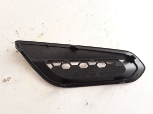  Front bumper lower grille 