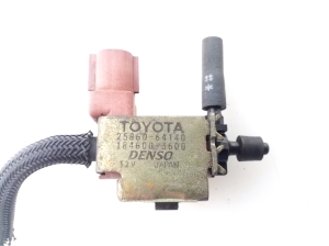 TOYOTA Corola Verso E12 (2001–2004) Solenoīds 2586064140 - 3