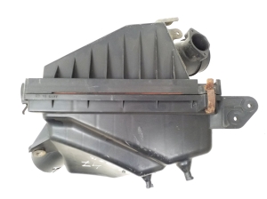 NISSAN X-Trail T30 (2001–2007) Luftfiltergehäuse BN300AU601 - 4