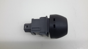 TOYOTA RAV 4 A3 (2005–2012) Hazard light switch - 2