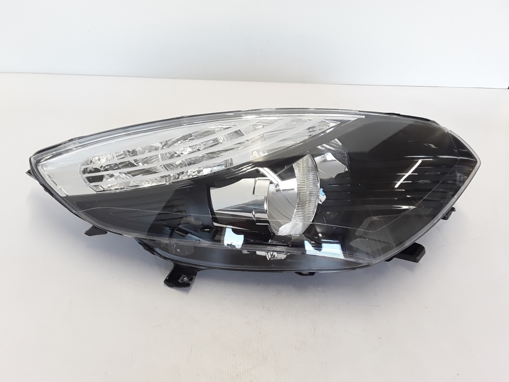 Used RENAULT Scenic Headlights 260108250R