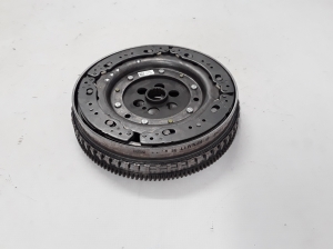  Clutch flywheel 