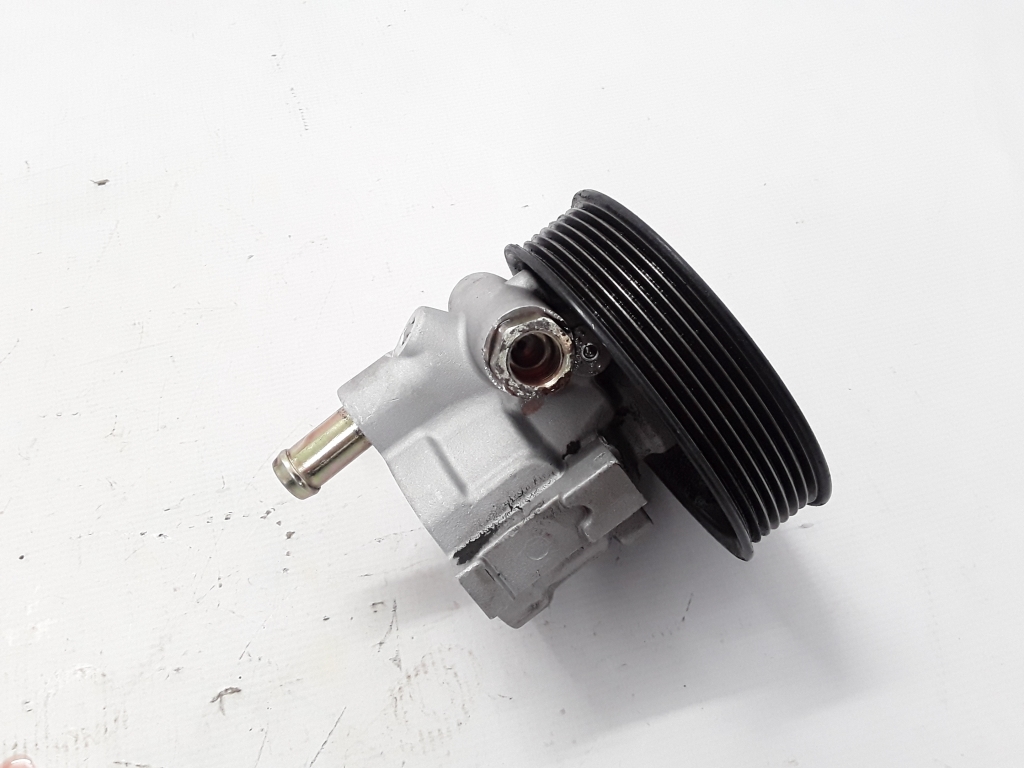 Used RENAULT Trafic Power steering pump 491102294R