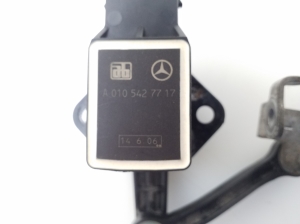 Mercedes Benz R-Class 251 (2006–2017) Sensor an der Vorderradnabe A0105427717 - 3