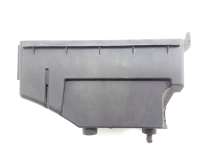 Sicherungskastengehäuse unter der Motorhaube - A2515400524