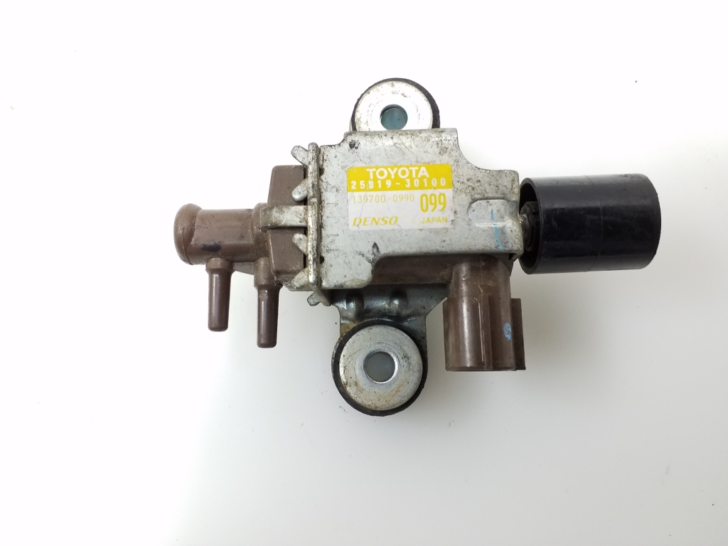 Used TOYOTA Hilux Solenoids 2581930100