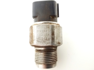  High pressure fuel line sensor 