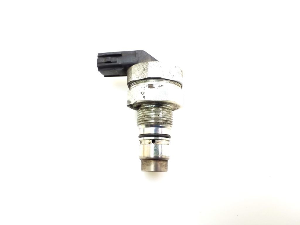 Used TOYOTA Avensis High pressure fuel line sensor