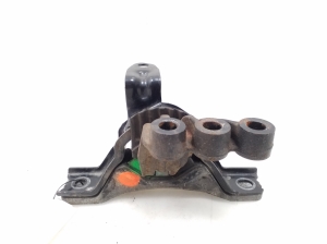 Engine mount - X04908