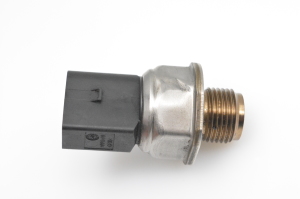  High pressure fuel line sensor 