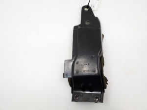 Mercedes Benz R-Class 251 (2006–2017) Apdare zem motora pārsega A2516200307 - 2