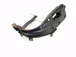 Mercedes Benz E-Class W211 (2002–2009) Weitere Details des Frontrahmens A2116204431 - 2