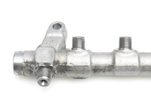 Volkswagen Tiguan (2007–2016) Kõrgsurve kütusetoru 03L130089J - 5