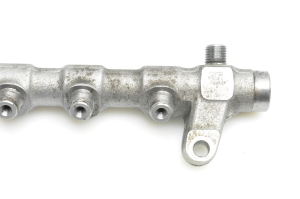 Volkswagen Passat B7 (2010–2014) Kõrgsurve kütusetoru 03L130089P - 2