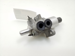 Mercedes Benz CL-Class 215 (1999–2006) Brake master cylinder A0054309101 - 2