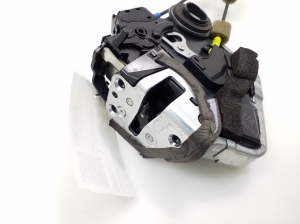 LEXUS IS (2005–2013) Rear side door lock 6905053040 - 3