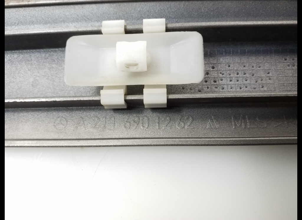 MERCEDES-BENZ E-Class W211/S211 (2002-2009) Right Side Sliding Door Molding A2116901262 20987437