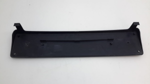 Mercedes Benz C-Class 203 (2000–2007) Esikaitseraua numbrimärgi hoidik A2038850181 - 2