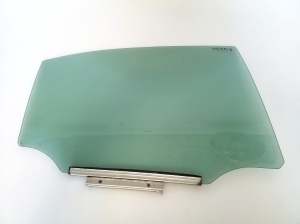 Rear side door glass - 6811353140