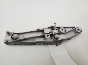  Engine cover hinge 