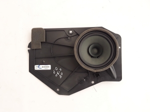   Rear side door speaker 