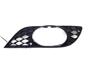  Front bumper fog lamp cover 