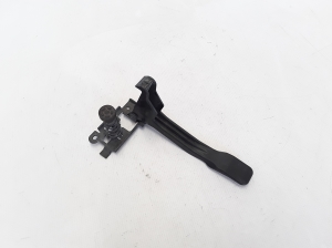 Hood release handle on the hood - 656030006R