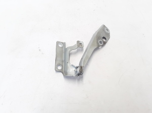  Engine cover hinge 