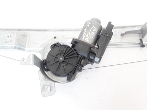 RENAULT Scenic (2003–2010) Priekšējo durvju logu pacēlājs 8200646840 - 2