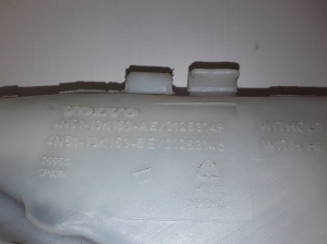  Windscreen washer tank front 