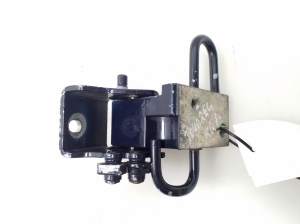 Rear side door lower hinge - 7L0833411