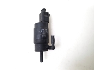 Front windshield washer pump - 1J5955651
