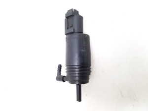 Front windshield washer pump - 8377612